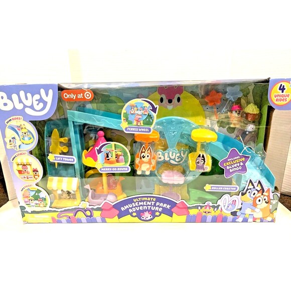 Bluey Beach Amusement Park Playset [12 Figures & Tons of Accessories!] SEE PHOTO - Picture 3 of 5